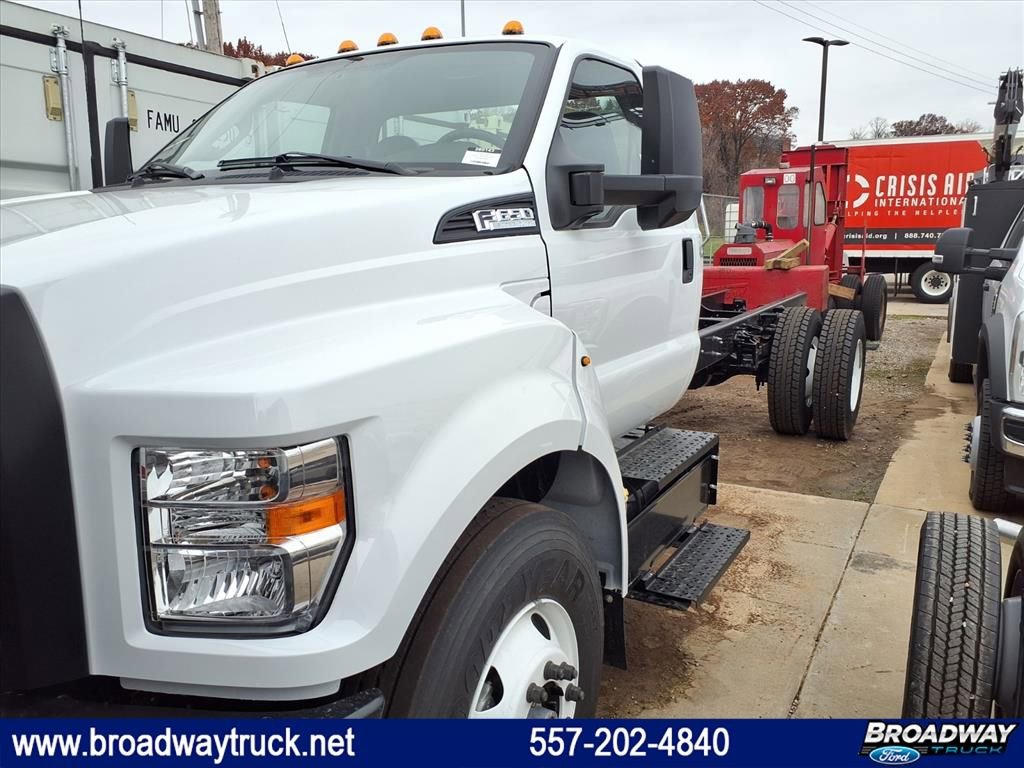 New 2026 Ford F650 2WD Regular Cab Super Duty image 1