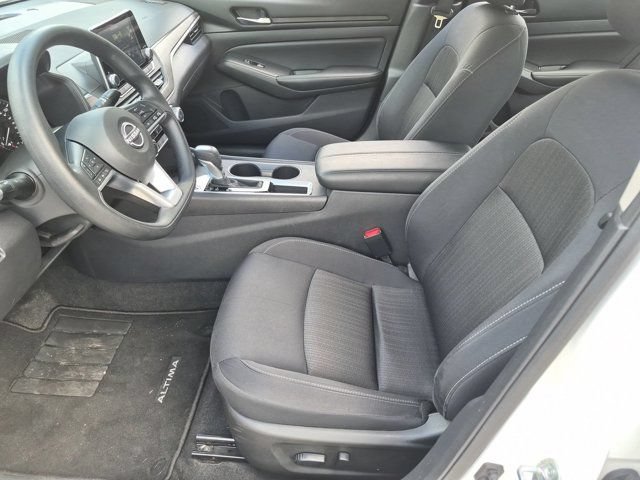 Used 2025 Nissan Altima 2.5 SV FWD image 24
