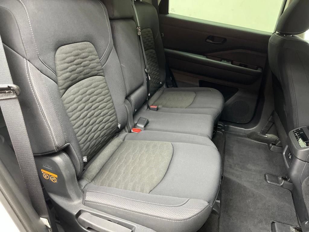Used 2025 Nissan Pathfinder SV AWD/4WD image 21