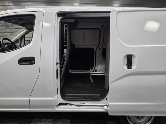 Used 2021 Nissan NV200 S FWD image 13