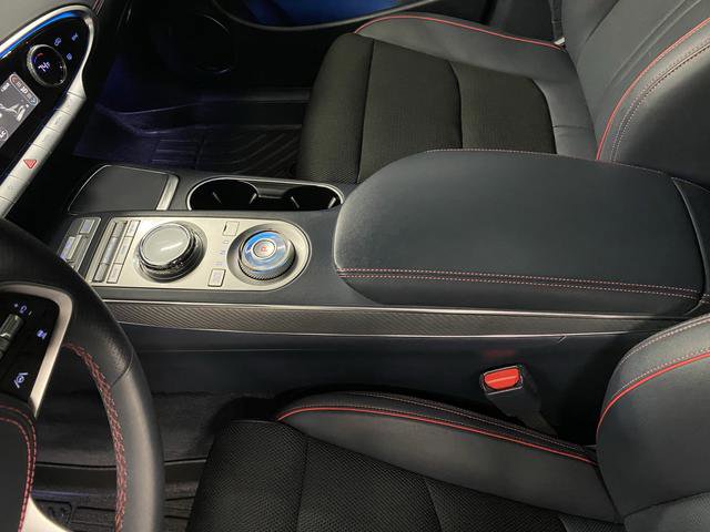 Used 2024 Genesis GV70 2.5T w/ Sport Prestige Package image 21