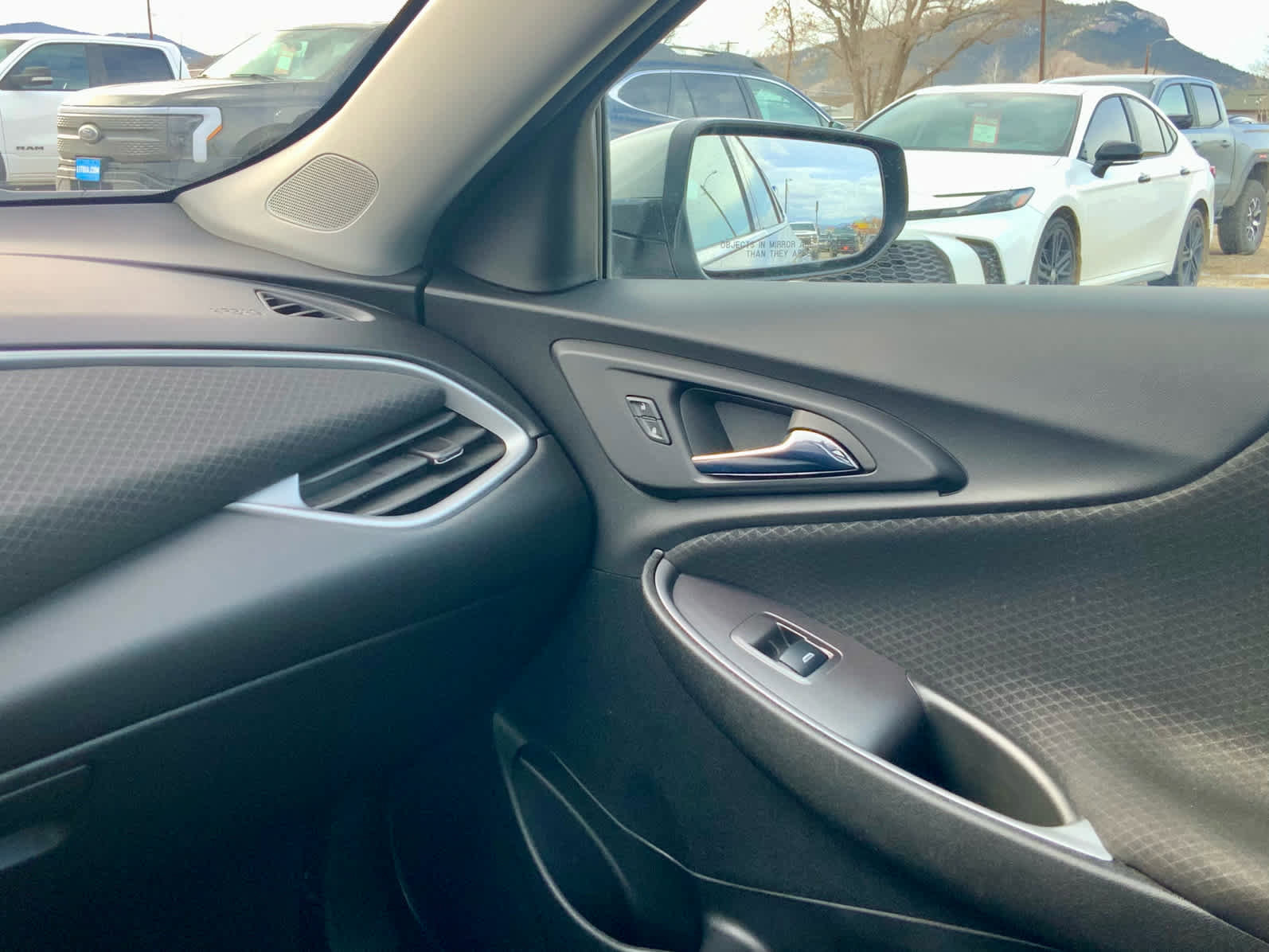 Used 2023 Chevrolet Malibu LT image 37