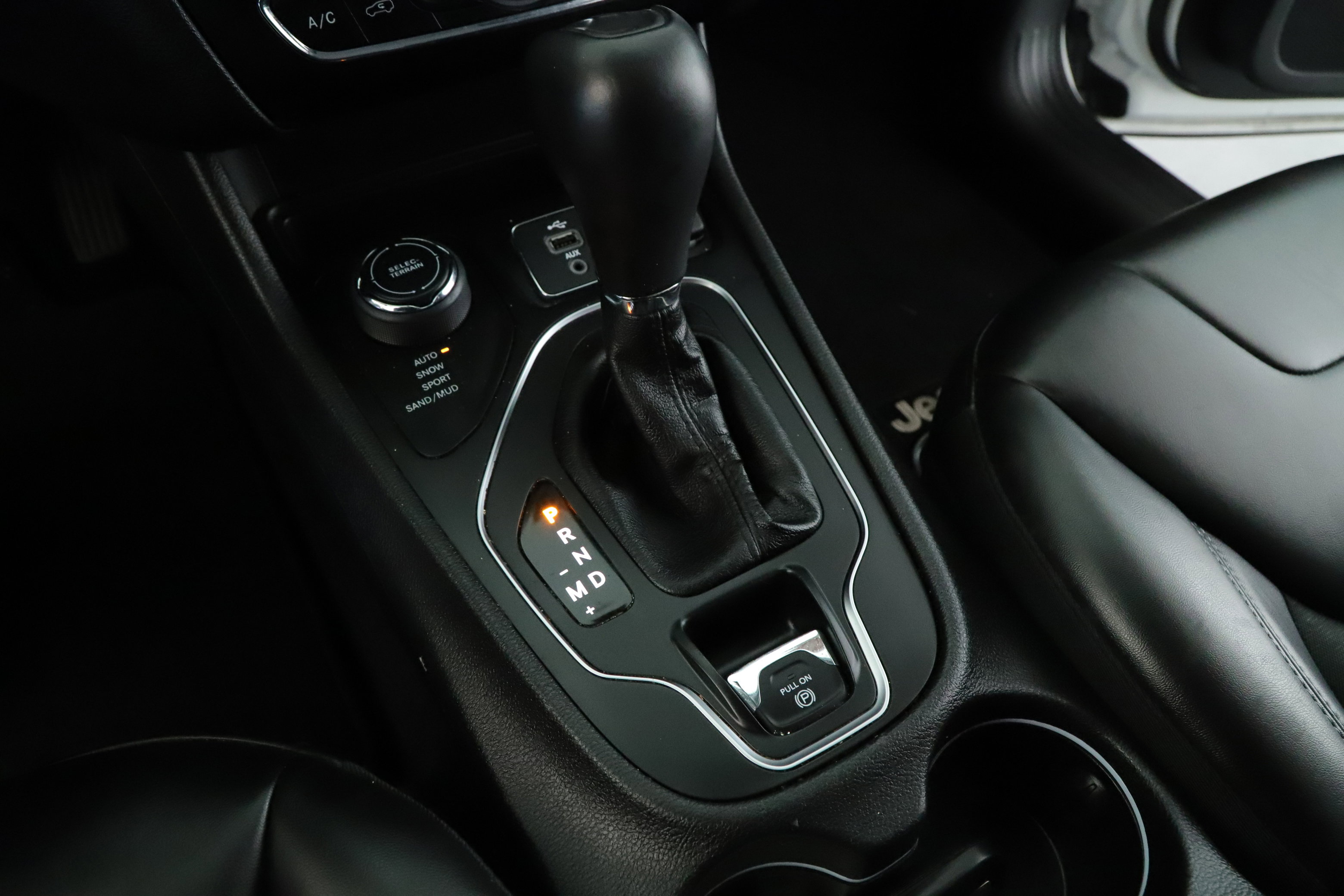 Used 2019 Jeep Cherokee Latitude Plus image 14