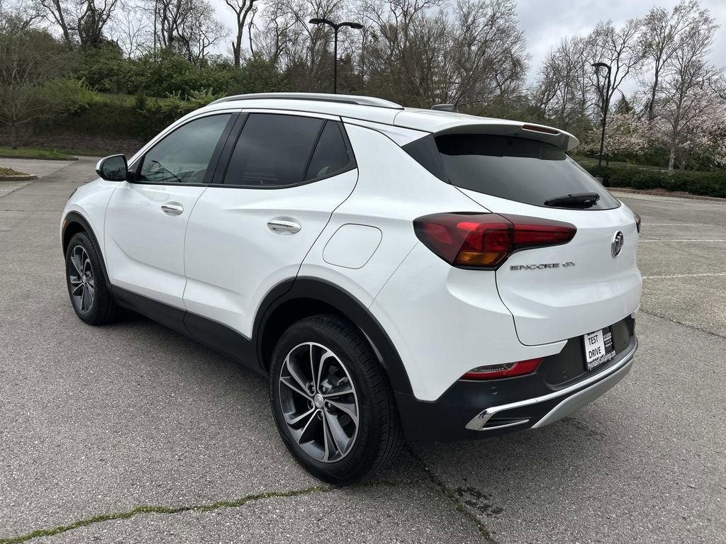 Used 2022 Buick Encore GX Essence w/ Advanced Technology Package FWD image 5