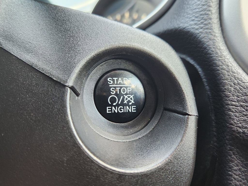 Used 2018 Jeep Compass Latitude w/ Popular Equipment Group image 12