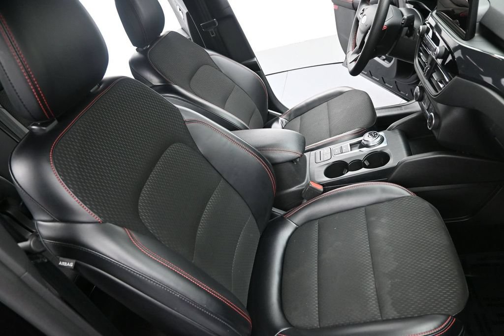 Used 2025 Ford Escape ST-Line FWD image 11