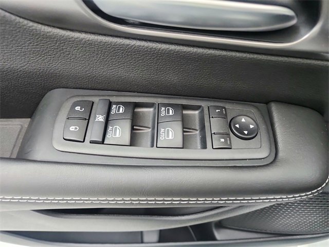 New 2026 Chrysler Pacifica Select image 30