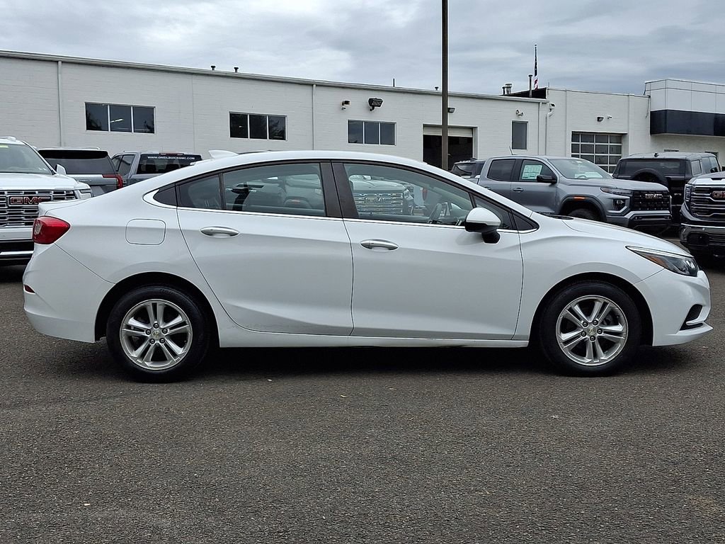 Certified 2017 Chevrolet Cruze LT w/ Convenience Package FWD image 7