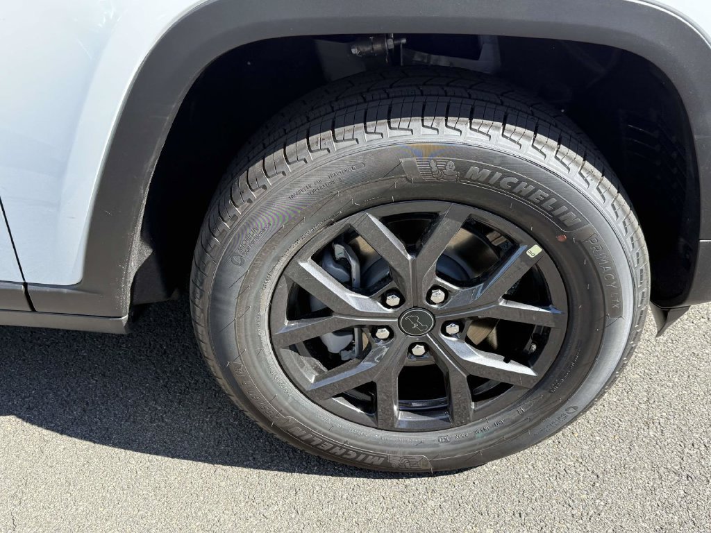 New 2027 Jeep Grand Cherokee Altitude AWD/4WD image 12