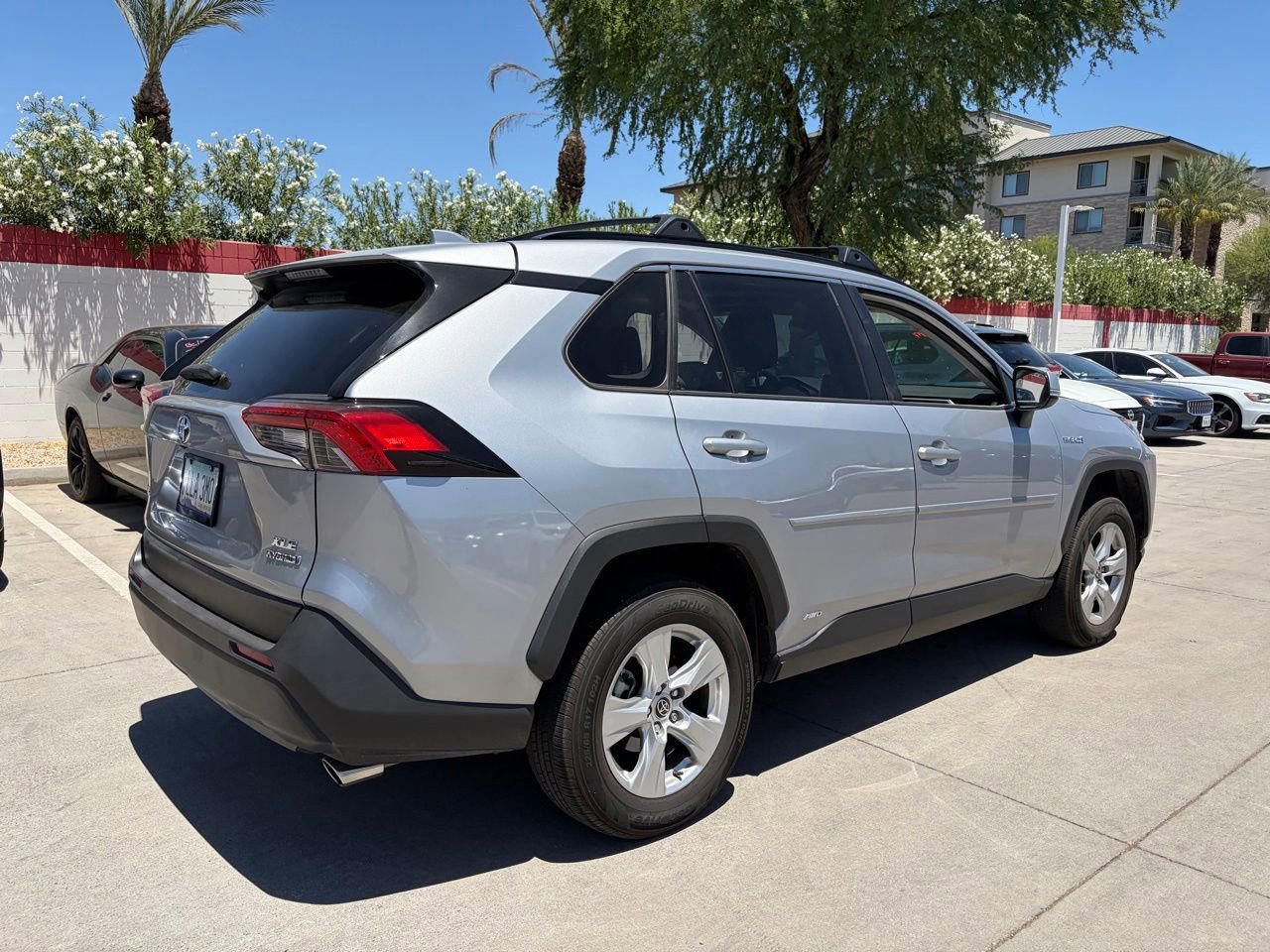 Used 2021 Toyota RAV4 XLE w/ Convenience Package AWD/4WD image 2