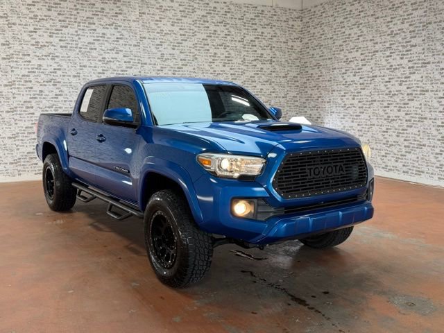 Used 2016 Toyota Tacoma TRD Sport w/ Premium & Technology Package AWD/4WD image 1