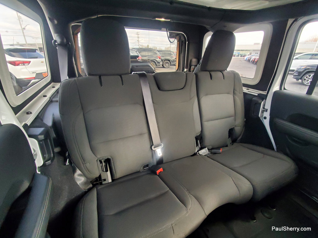 Used 2021 Jeep Wrangler Unlimited Sahara image 38