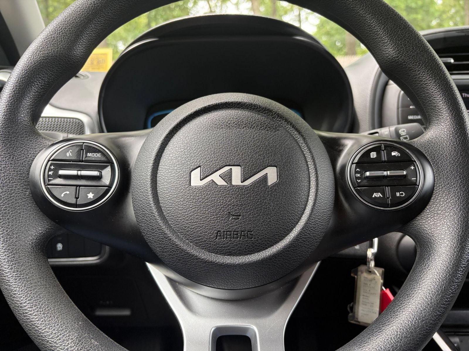 Used 2025 Kia Soul LX w/ LX Technology Package FWD image 25