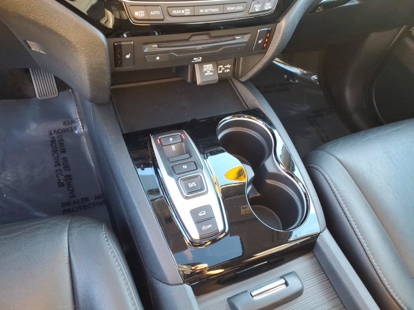 Certified 2021 Honda Pilot Touring image 10