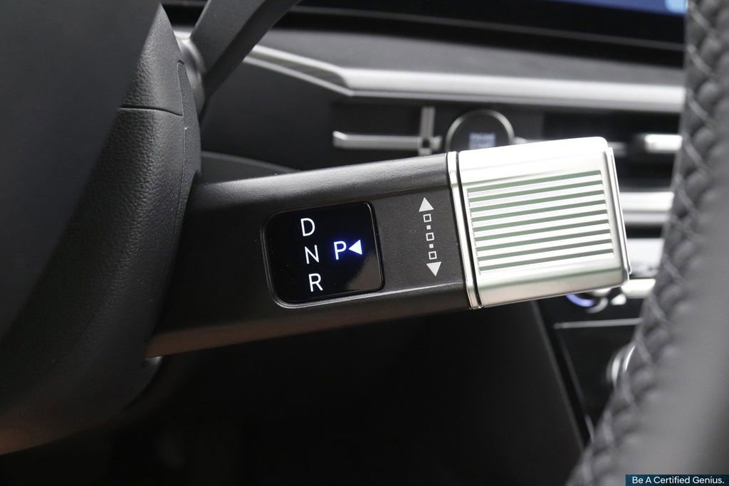 Certified 2025 Hyundai Santa Fe SE image 24