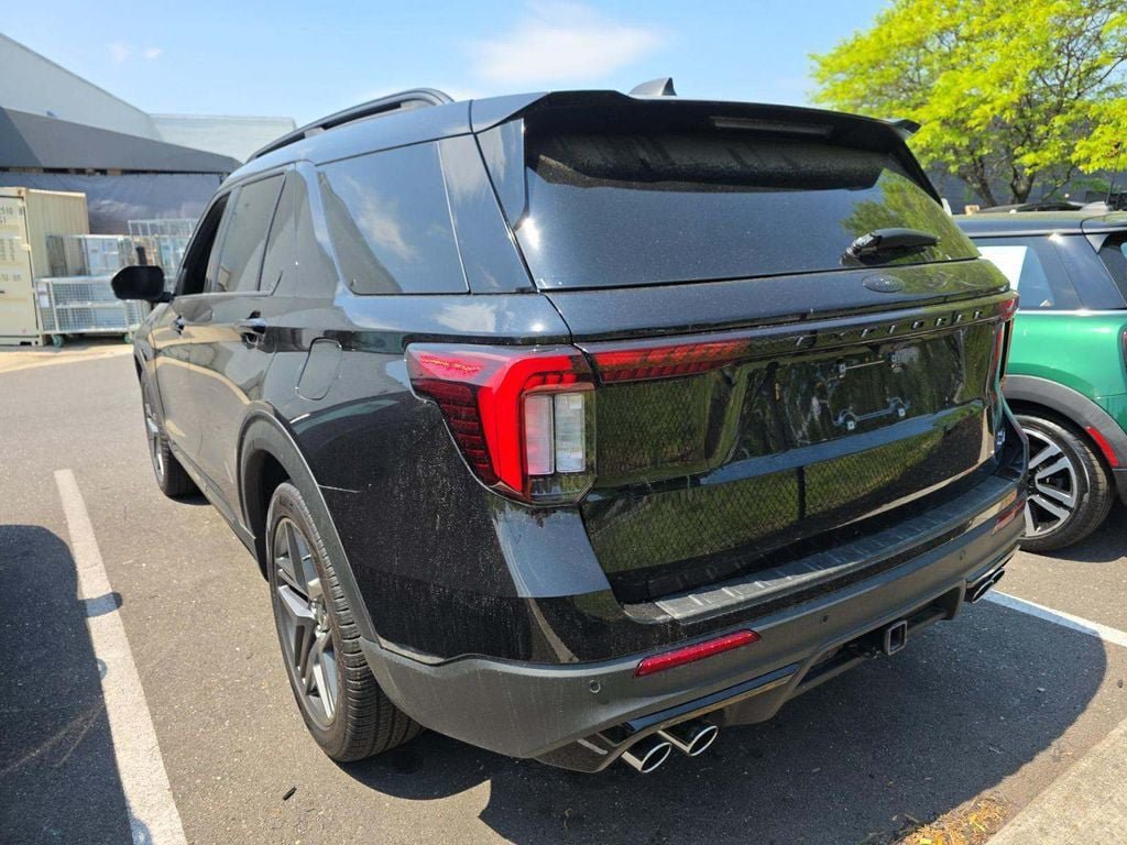 Used 2025 Ford Explorer ST w/ Sun And Sound Package AWD/4WD image 9