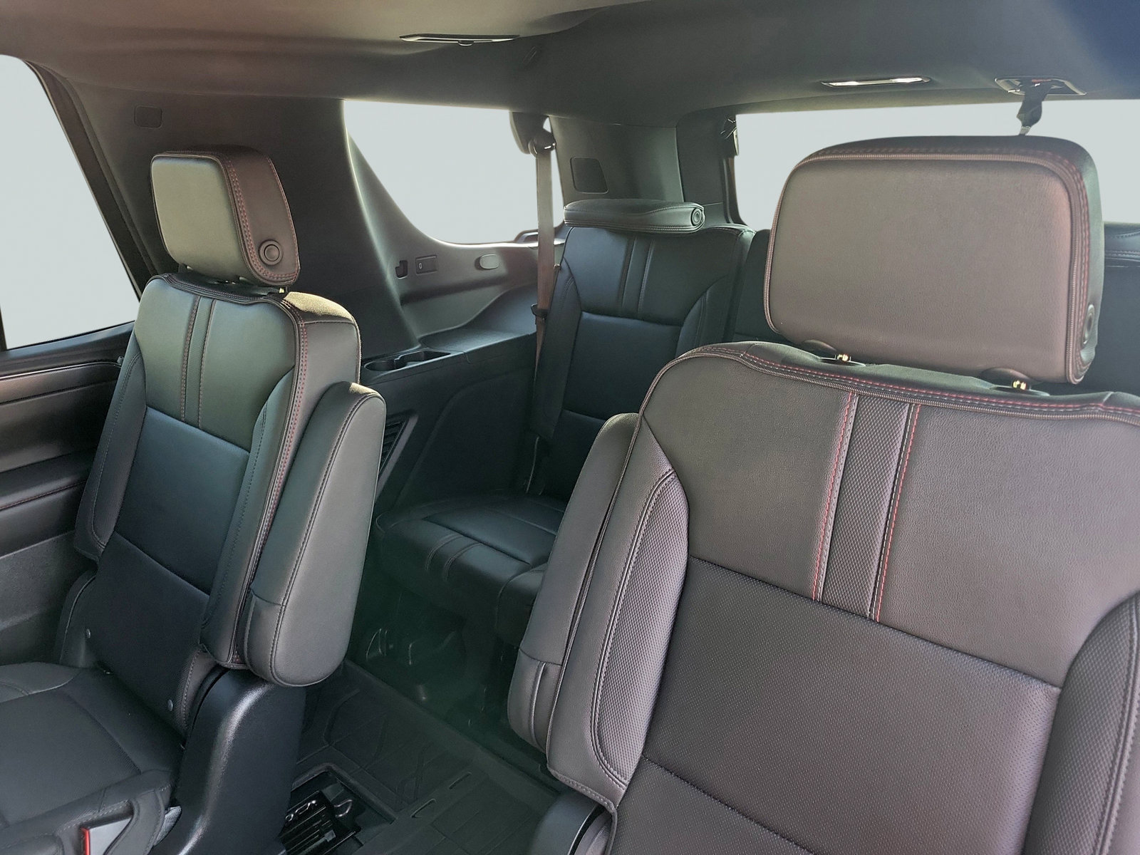 Used 2023 Chevrolet Tahoe RST w/ Luxury Package AWD/4WD image 28
