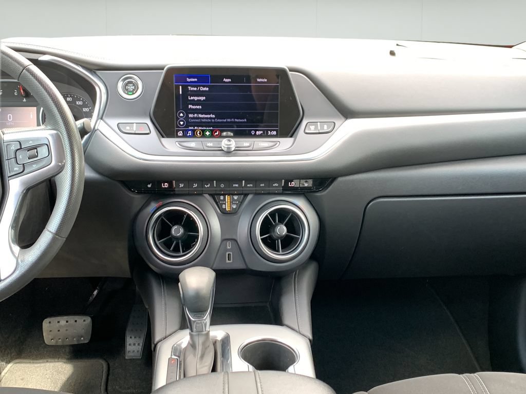 Used 2021 Chevrolet Blazer LT FWD image 18