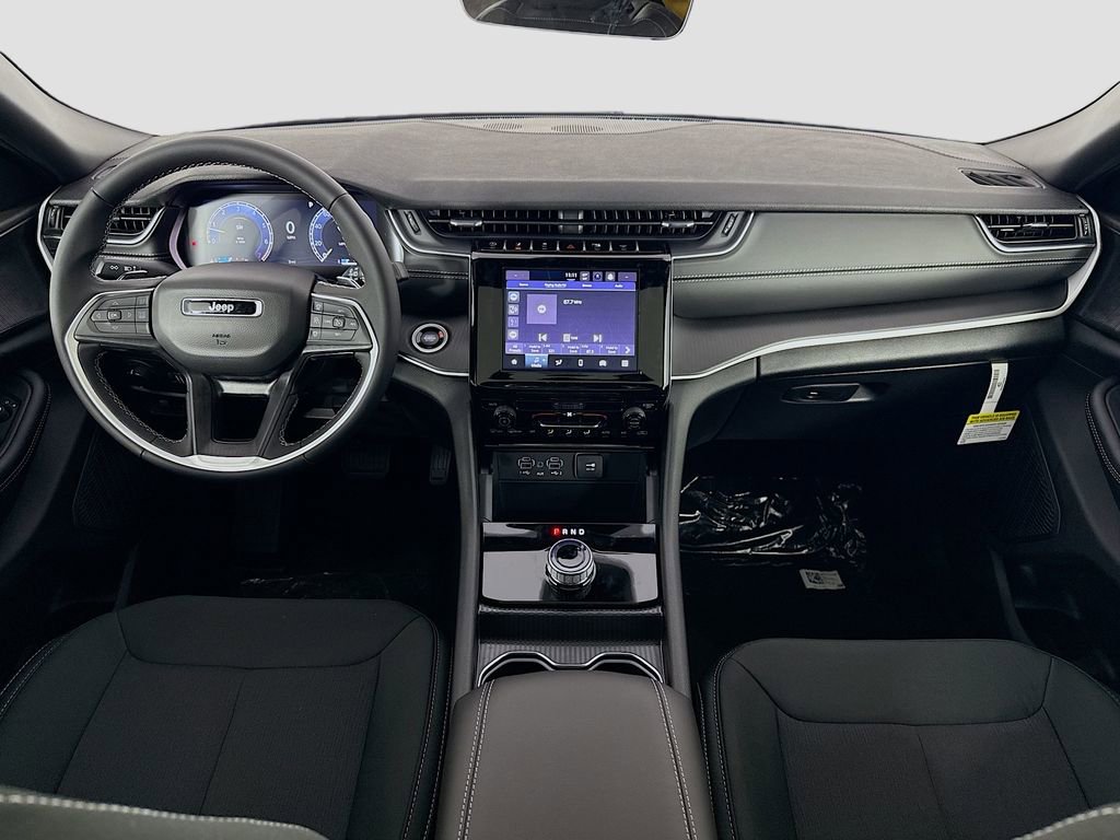 New 2025 Jeep Grand Cherokee L Laredo image 29