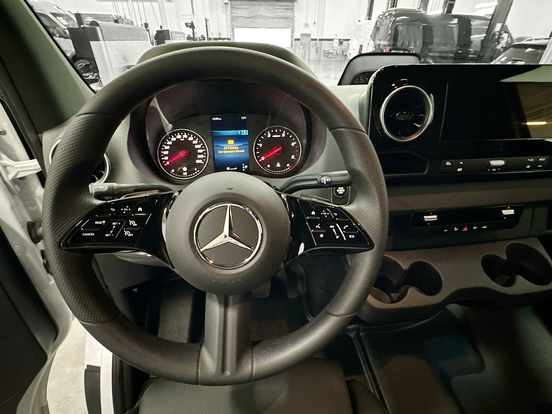 Used 2025 Mercedes-Benz Sprinter 2500 image 22