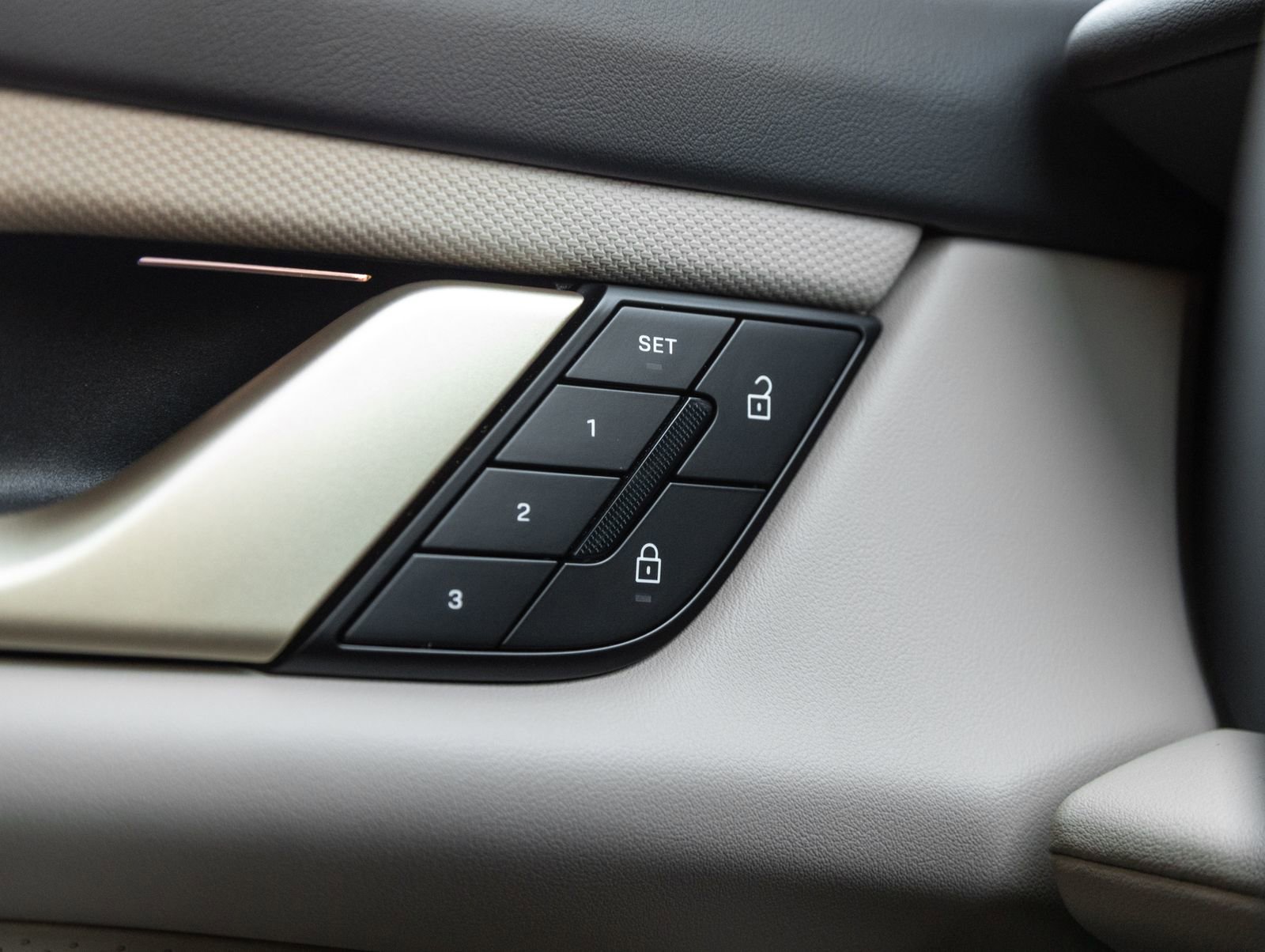 New 2026 Porsche Taycan 4S image 19