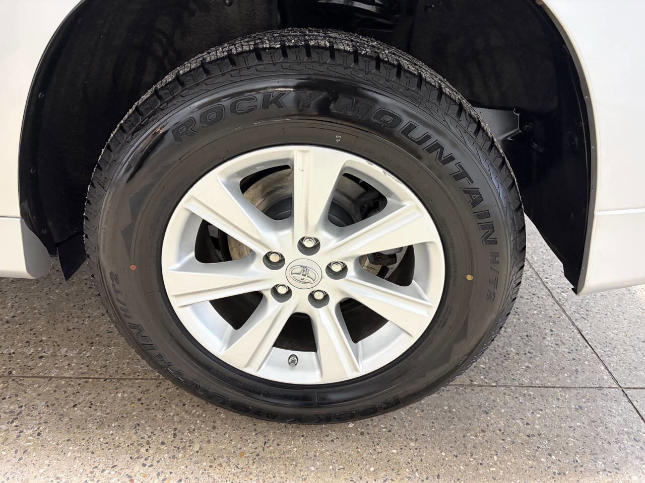 Used 2013 Toyota Highlander 4WD Hybrid image 43