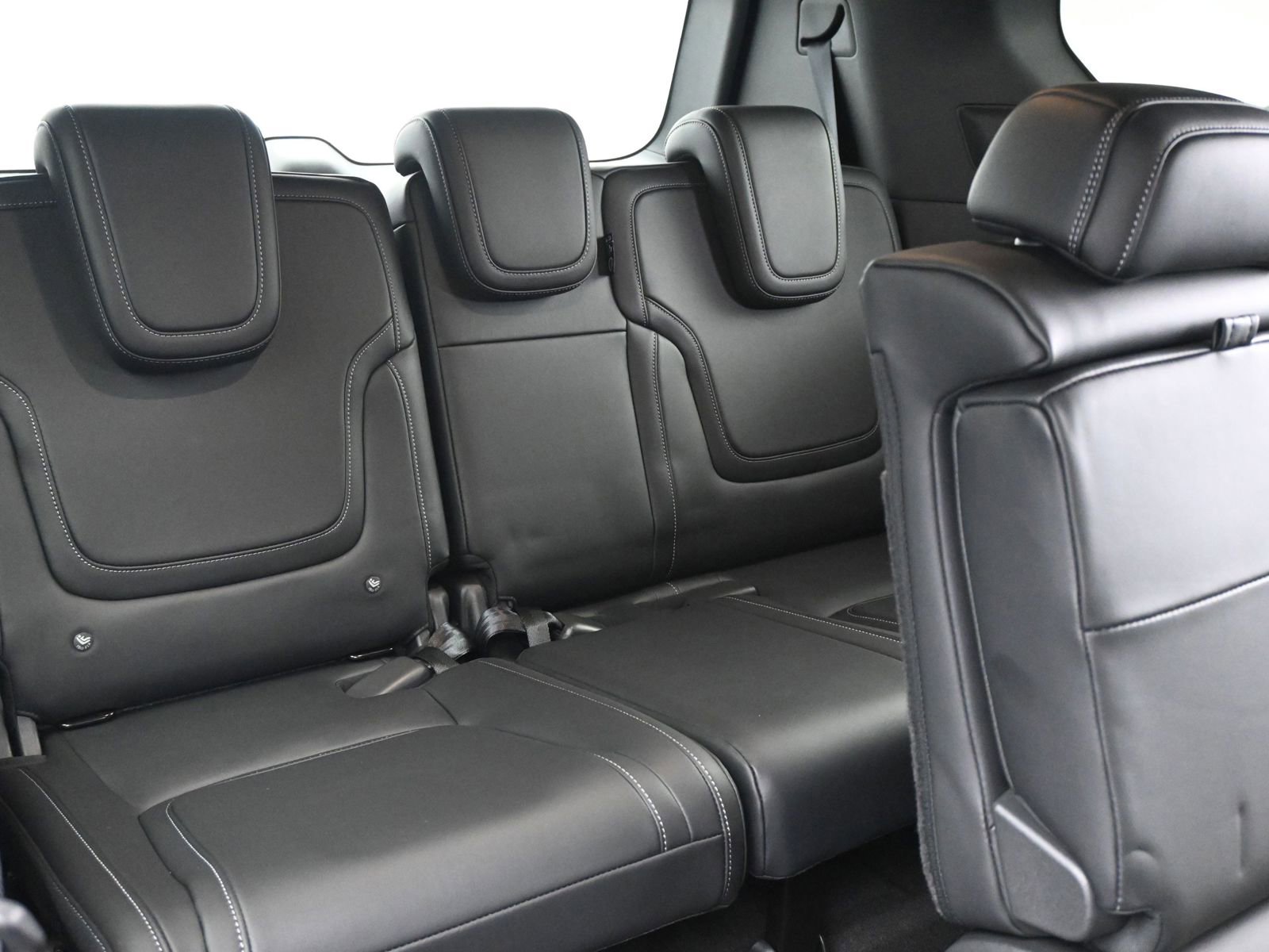 New 2025 Nissan Armada PRO-4X AWD/4WD image 14