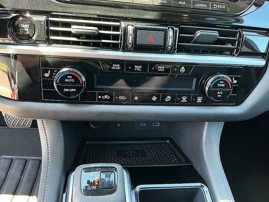 Certified 2025 Nissan Pathfinder SL image 19