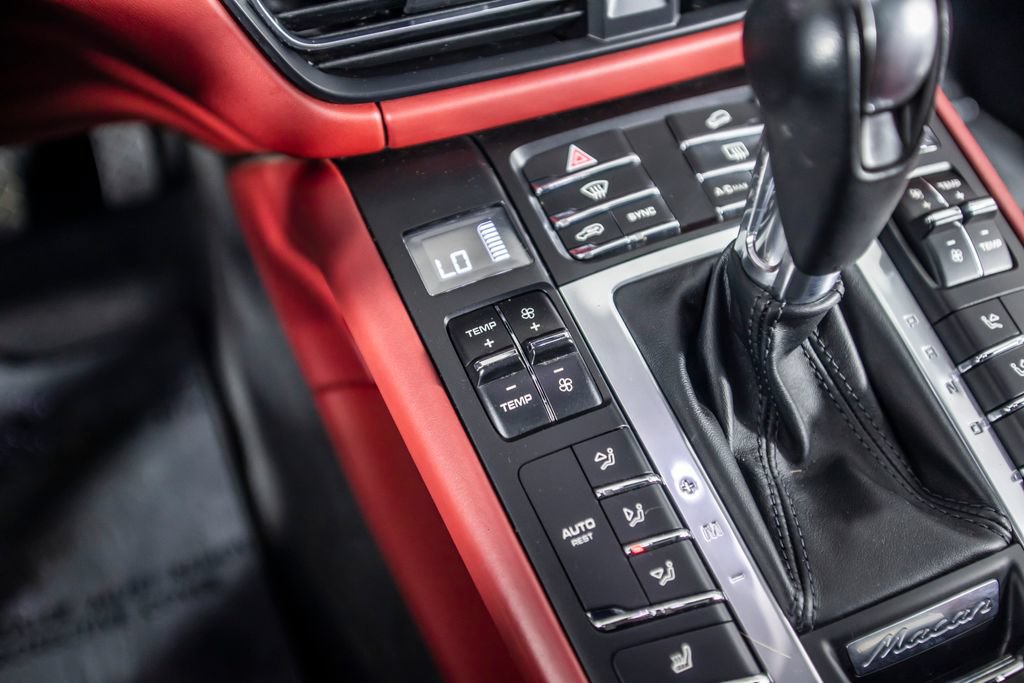 Used 2021 Porsche Macan GTS AWD/4WD image 30