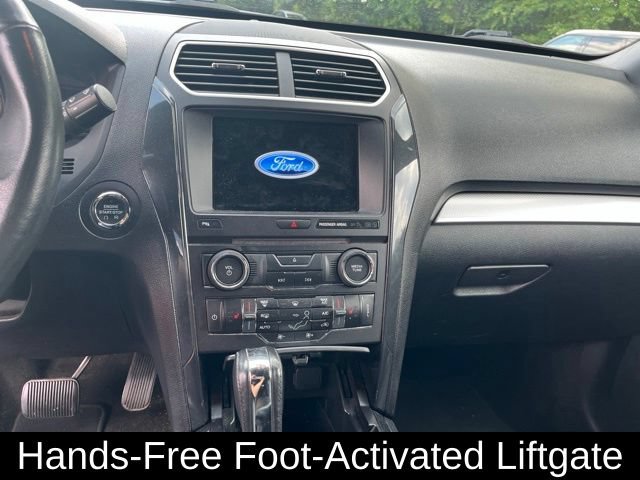 Used 2017 Ford Explorer XLT w/ Equipment Group 202A FWD image 16