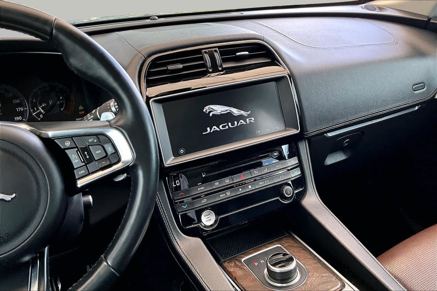 Used 2017 Jaguar F-PACE S AWD/4WD image 7