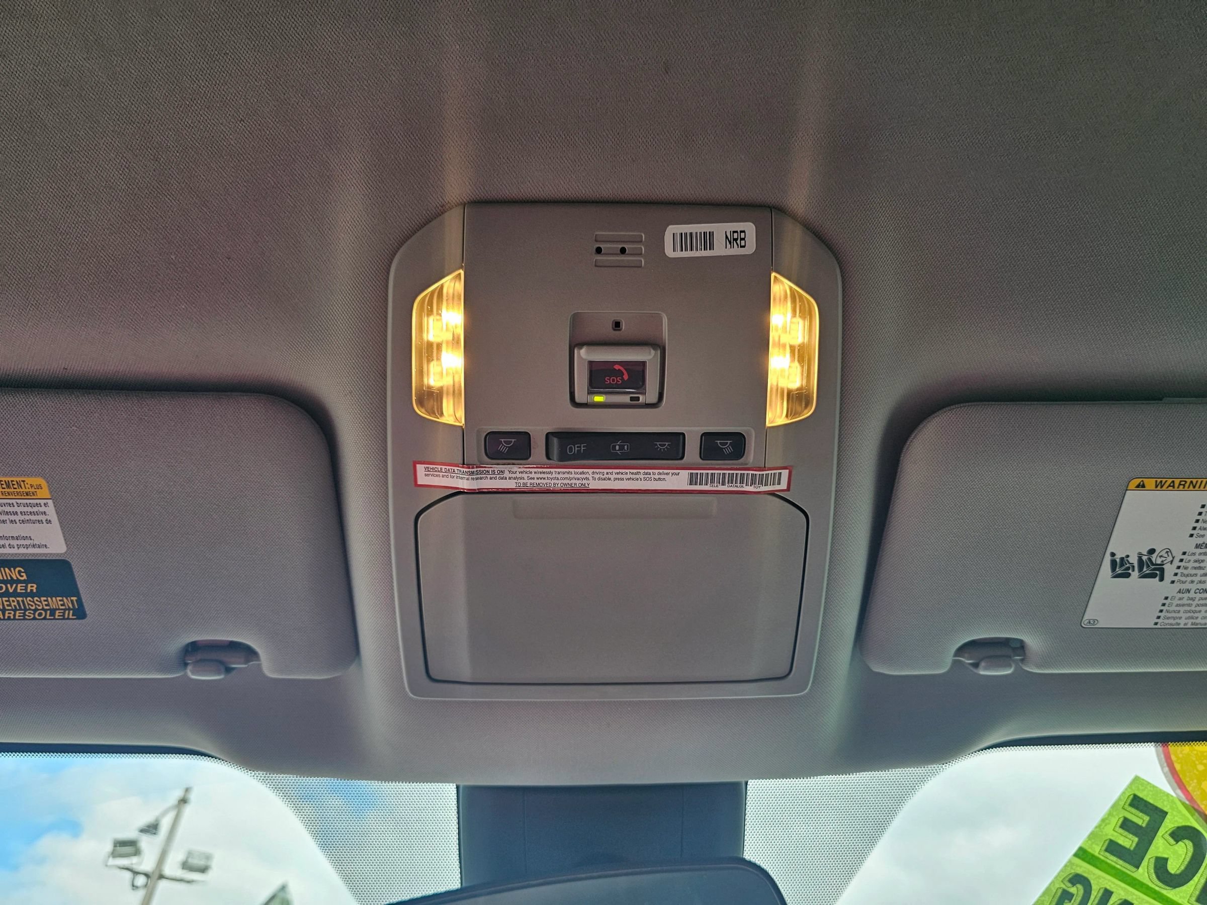 Used 2020 Toyota Highlander L AWD/4WD image 30