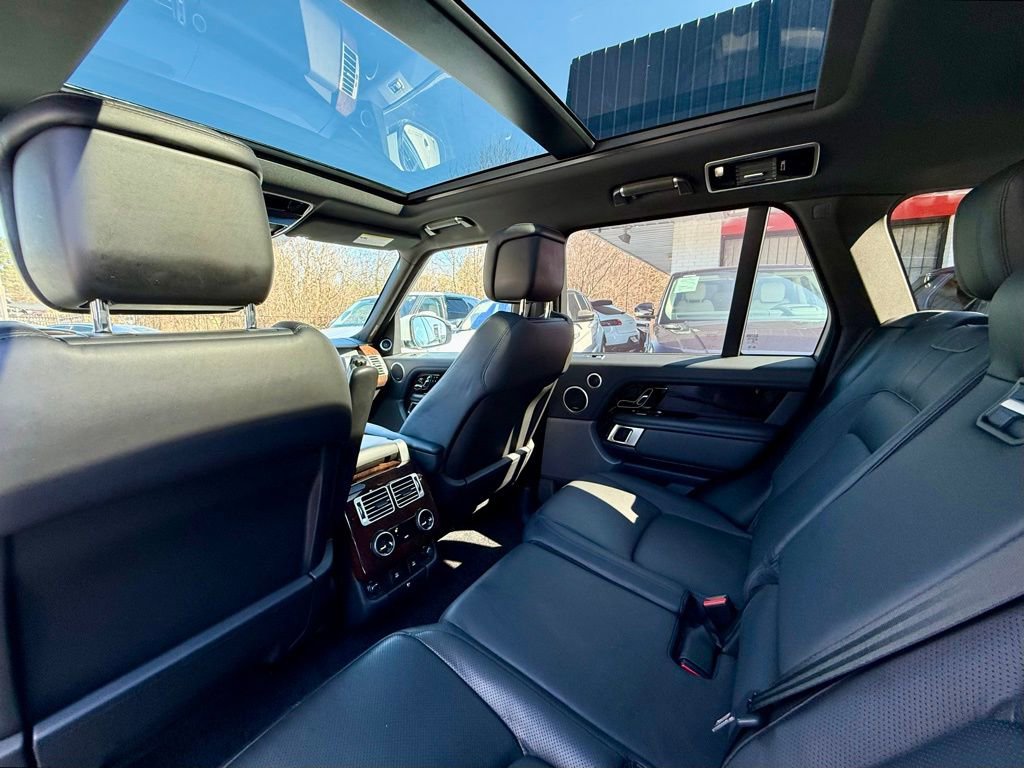 Used 2018 Land Rover Range Rover HSE image 34