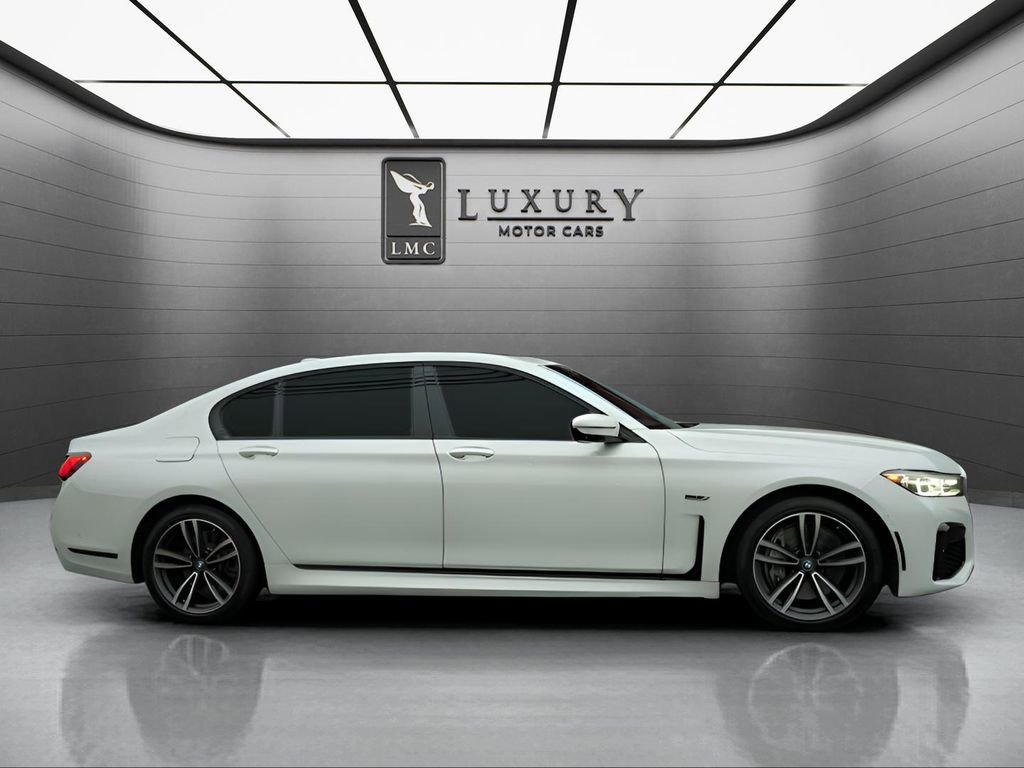 Used 2022 BMW 745e xDrive w/ M Sport Package AWD/4WD image 3
