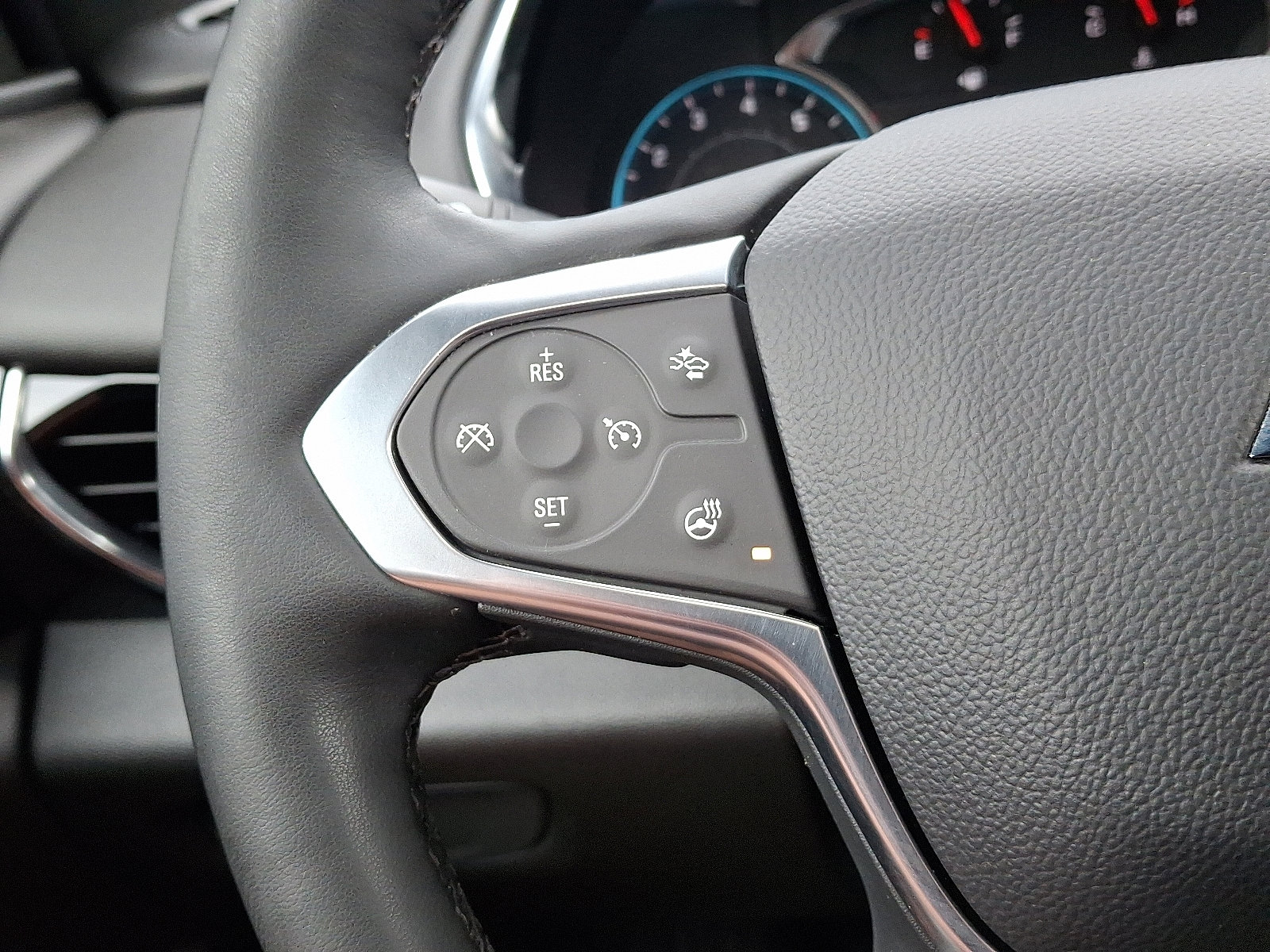 Used 2023 Chevrolet Traverse RS AWD/4WD image 23