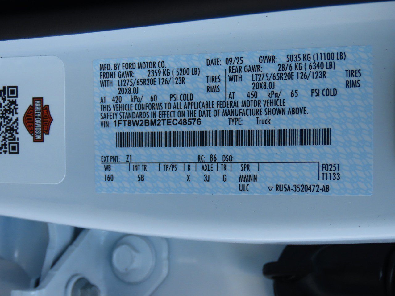 New 2026 Ford F250 Lariat w/ Black Appearance Package image 31