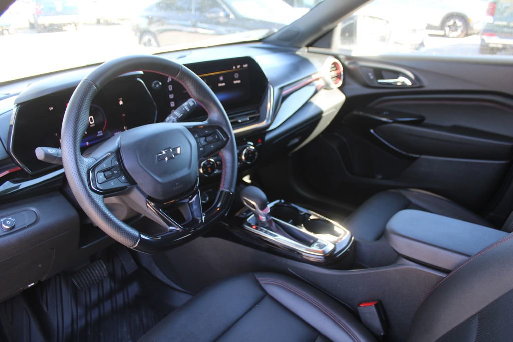 Used 2024 Chevrolet Trax RS image 22