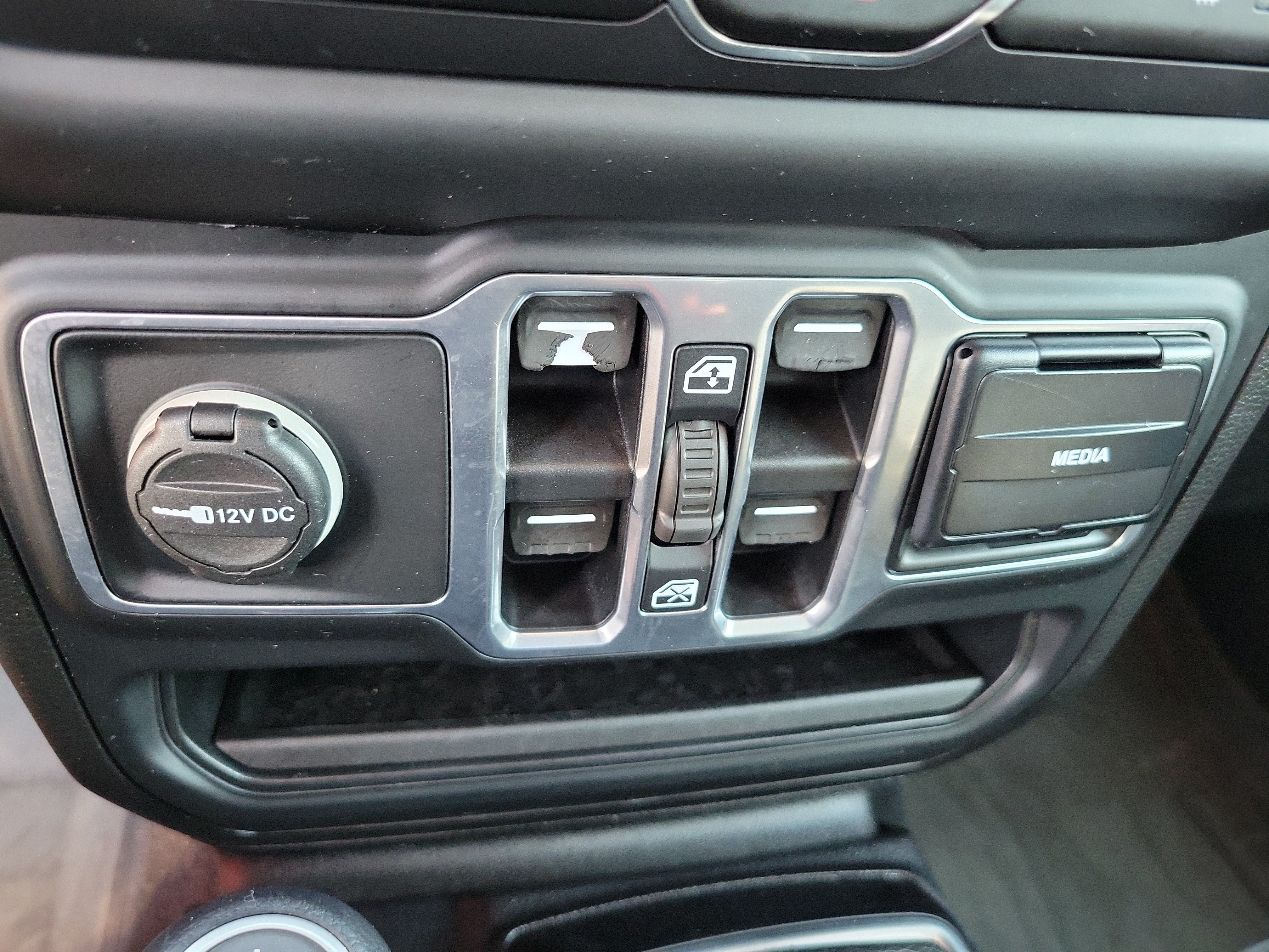 Used 2018 Jeep Wrangler Unlimited Sport S AWD/4WD image 18