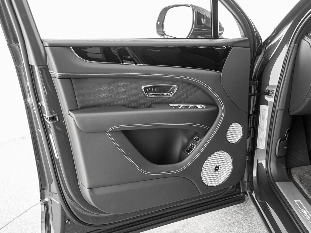 New 2026 Bentley Bentayga AWD/4WD image 12