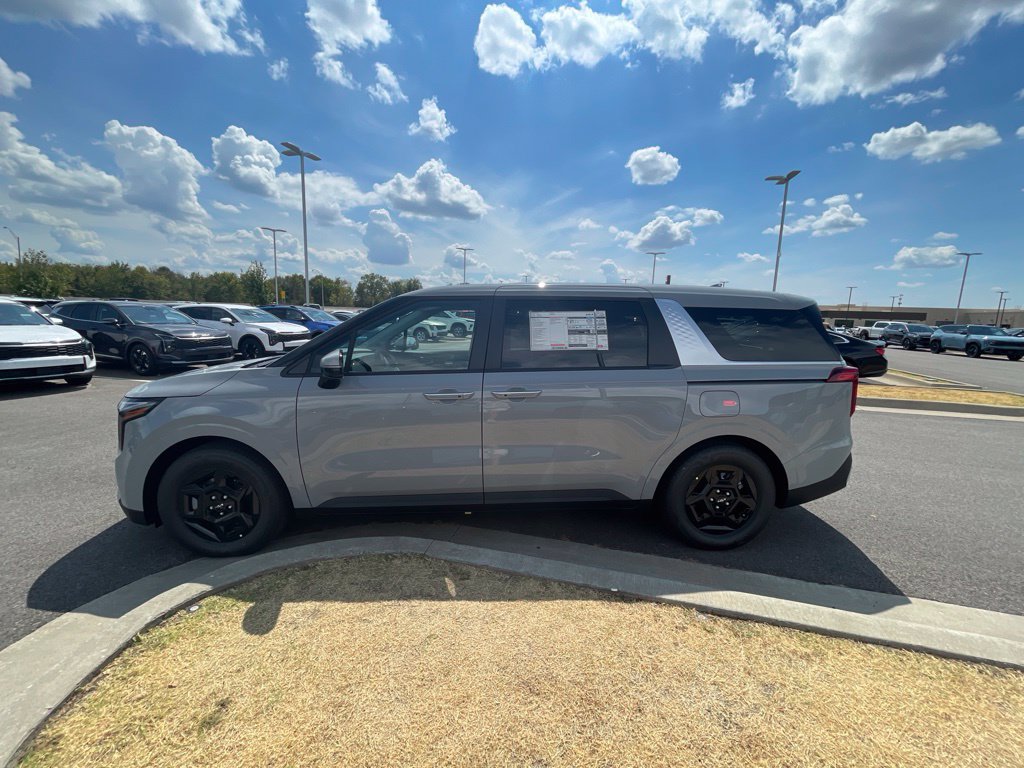 New 2027 Kia Carnival FWD image 4