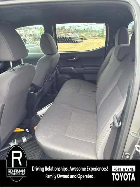 Used 2017 Toyota Tacoma TRD Sport w/ Tow Package (A/T) AWD/4WD image 7