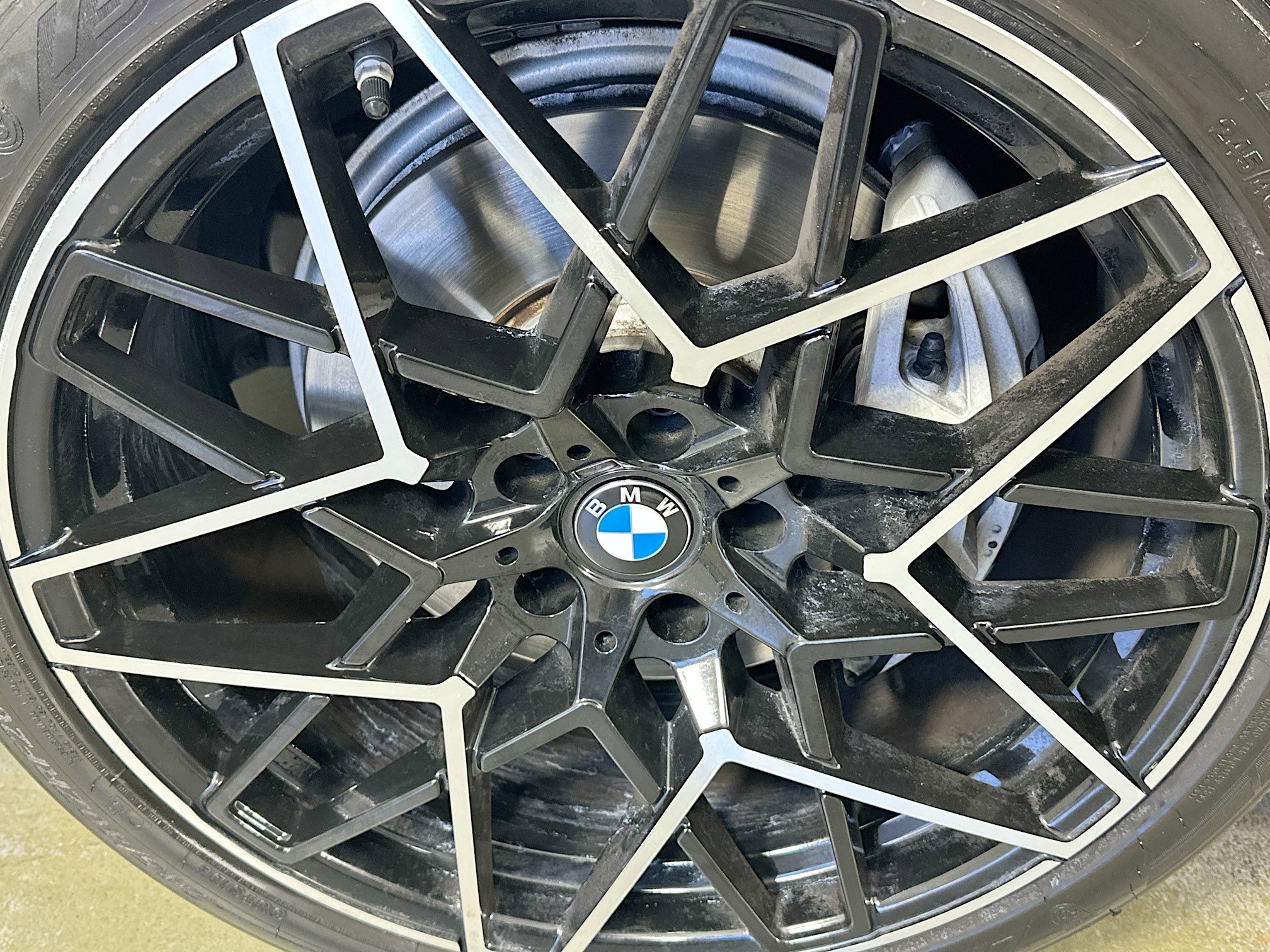 Used 2022 BMW 740i w/ Interior Design Package image 33