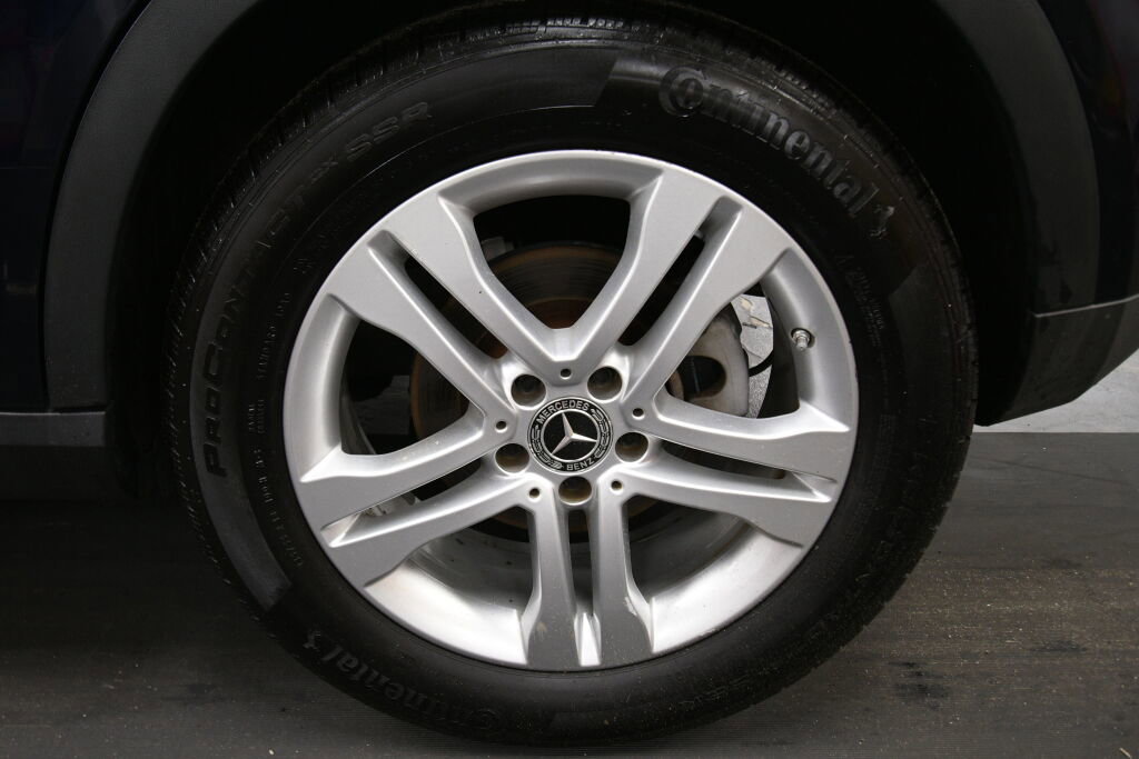 Used 2018 Mercedes-Benz GLA 250 4MATIC image 37