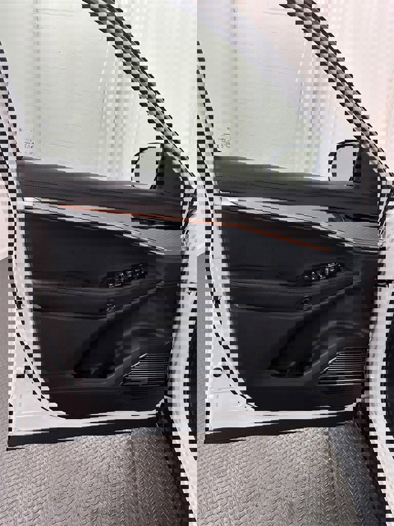 Used 2024 Jeep Wagoneer Launch Edition image 8