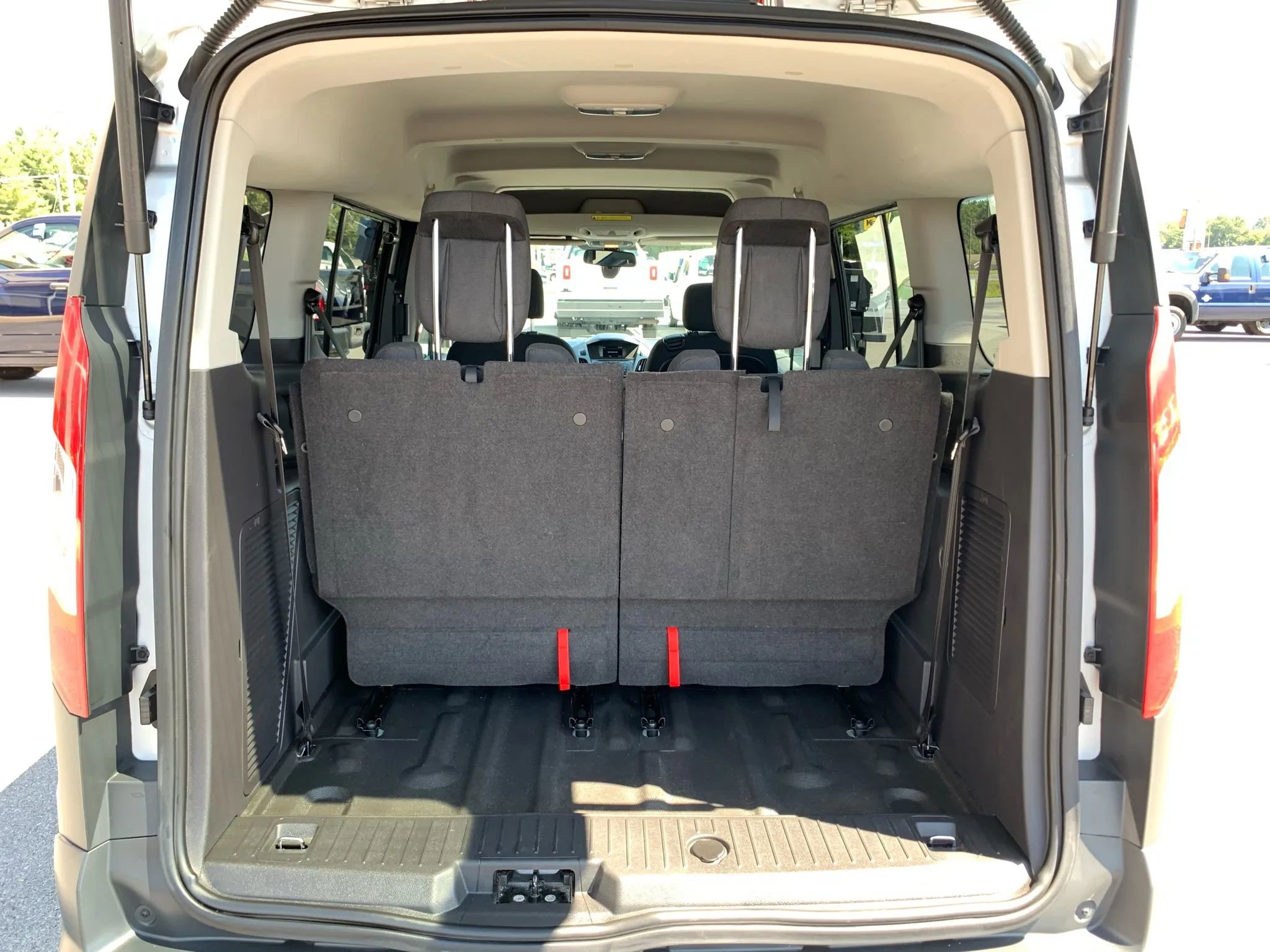 Used 2016 Ford Transit Connect XL image 30