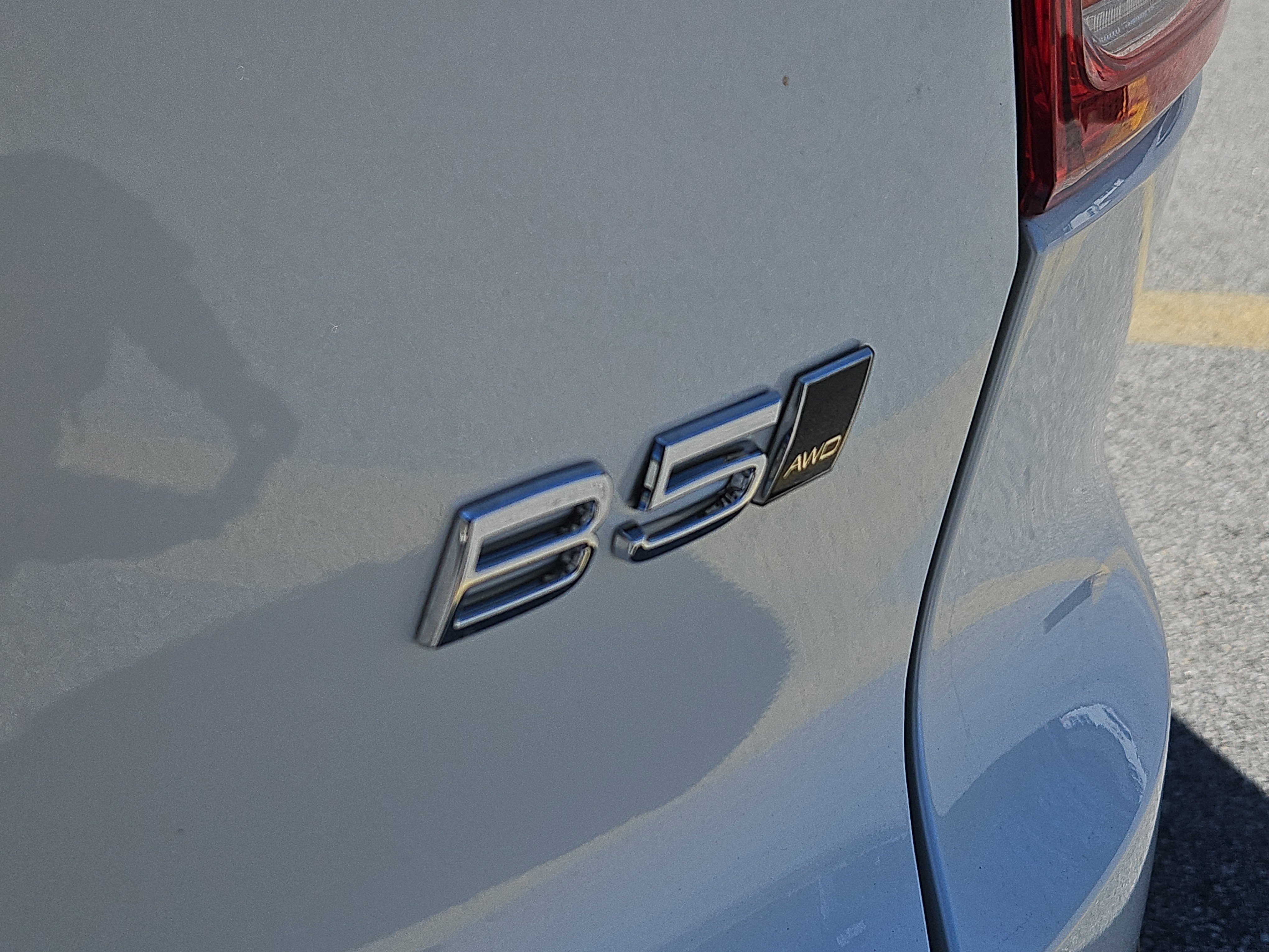 Used 2026 Volvo XC40 B5 Plus w/ Protection Package Premier image 5