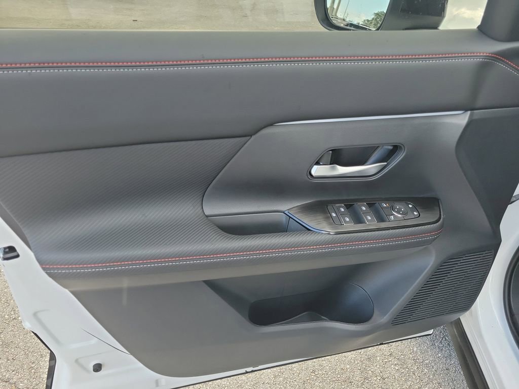 New 2026 Nissan Kicks SR image 22