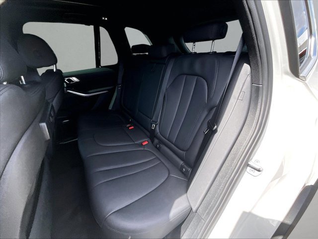 Used 2022 BMW X5 xDrive40i w/ Premium Package image 25
