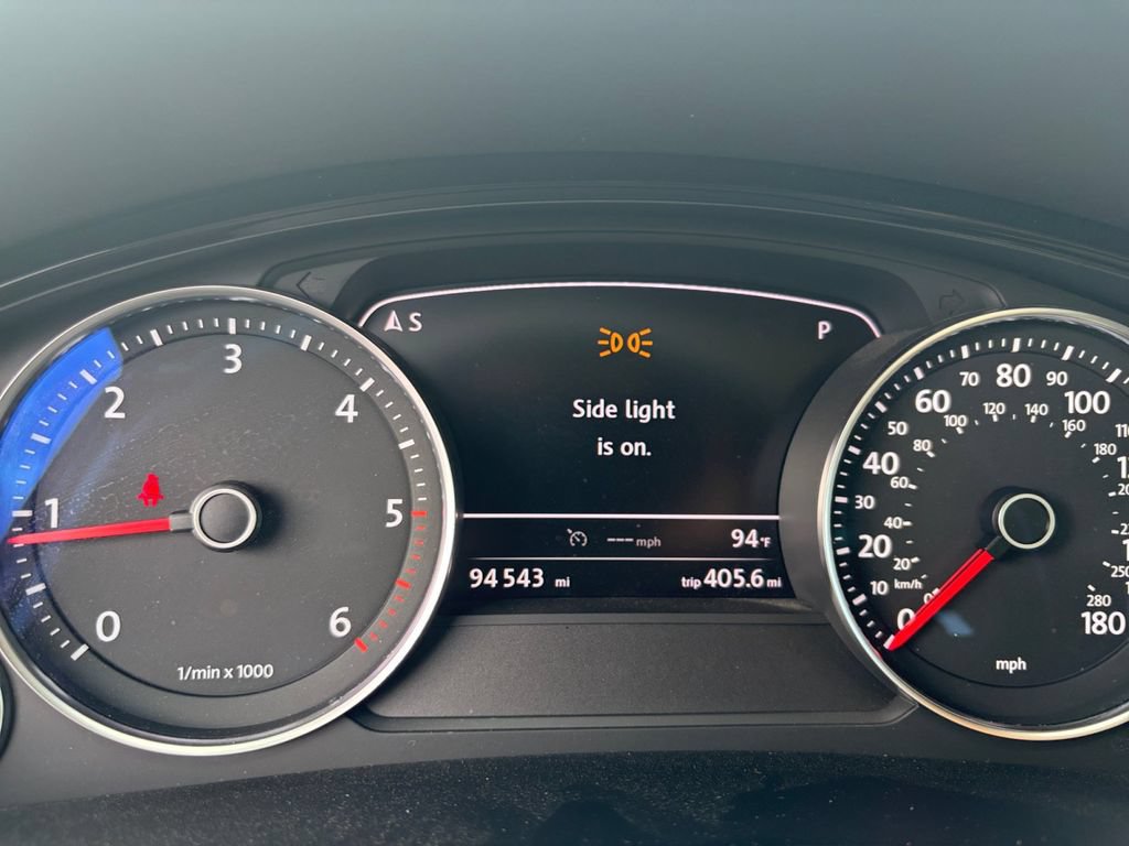 Used 2013 Volkswagen Touareg TDI AWD/4WD image 21
