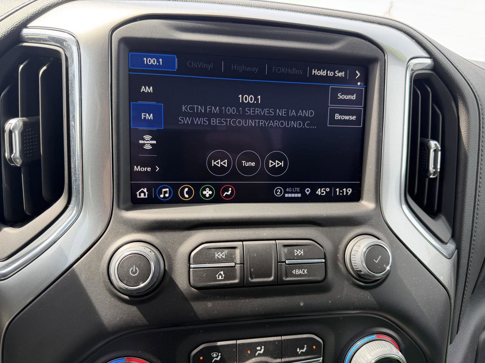 Used 2022 Chevrolet Silverado 1500 LT image 16